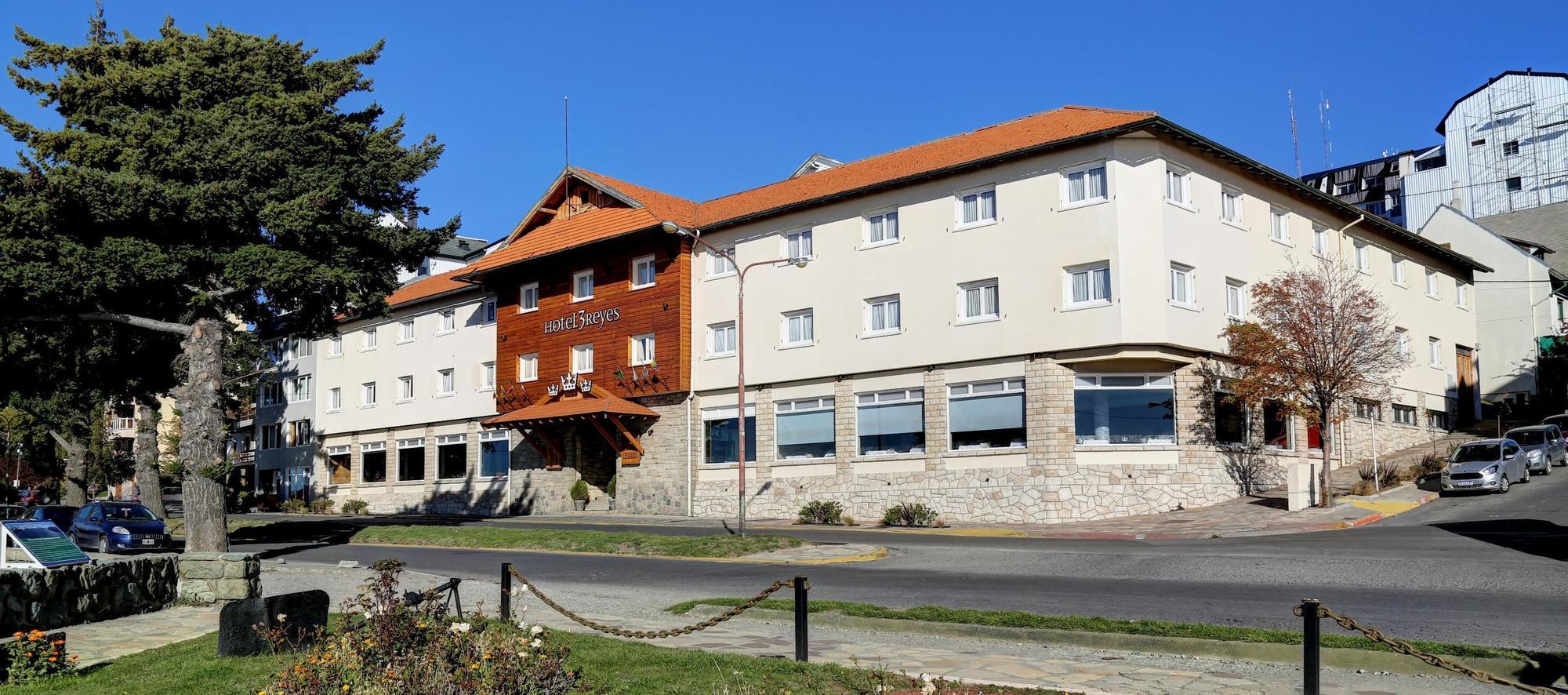 Tres Reyes Hotel 3*